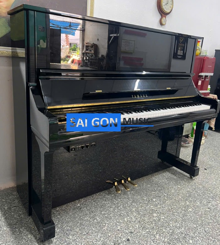 Piano yamaha YU33