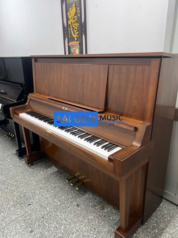 Yamaha W102 Walnut