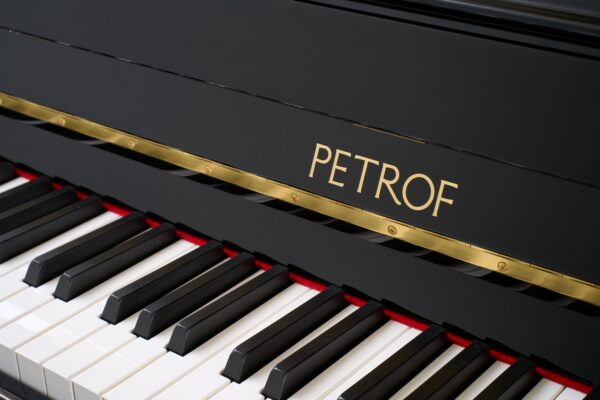 piano petrof