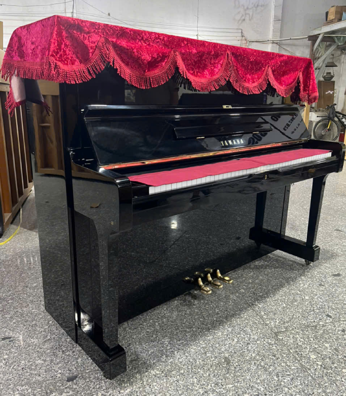 Piano Yamaha U1H