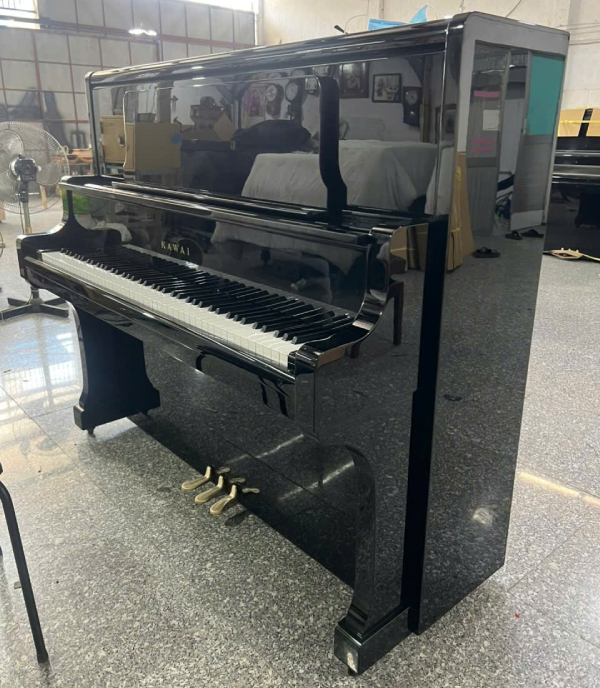 Piano Yamaha UX