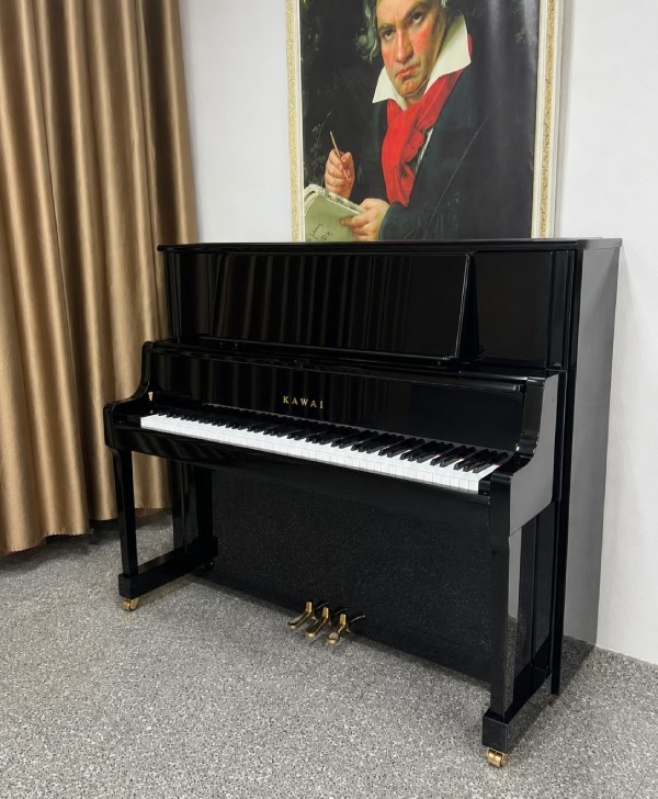 Piano Kawai K700